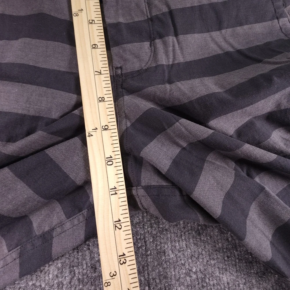 Lululemon Men's Gray Striped Chino Shorts Cotton Size 30 Athletic Active Outdoor